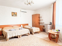 4-местный 1-комнатный номер Комфорт, отель «Вилла Каламит», Евпатория, фото 1