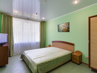 3-местный полулюкс, корпус 3 (с двумя изолированными спальнями) в пансионате «Солнечный», Николаевка, Крым, фото 1